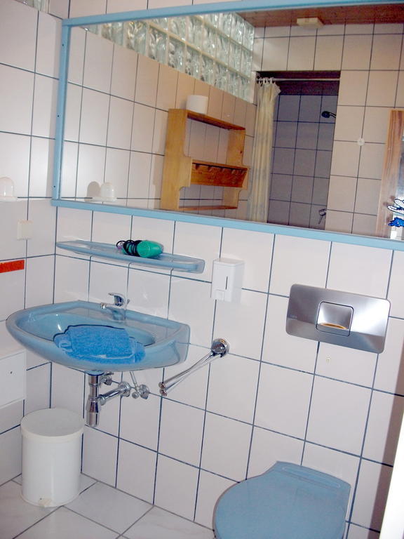 Haus Delphin Hotel Bad Wildungen Room photo